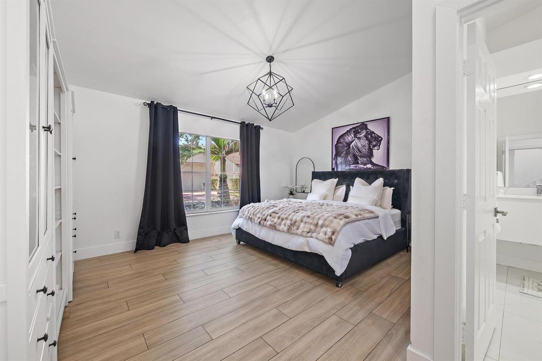 10101 Oak Bark Ln-3