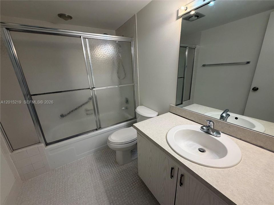 For Sale: $69,900 (1 beds, 1 baths, 742 Square Feet)