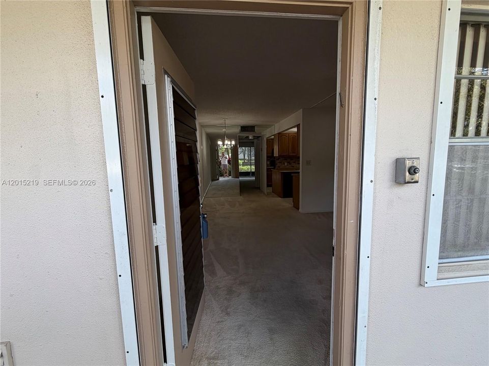 For Sale: $69,900 (1 beds, 1 baths, 742 Square Feet)