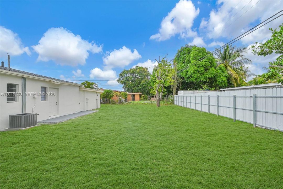 For Sale: $574,000 (4 beds, 2 baths, 1264 Square Feet)
