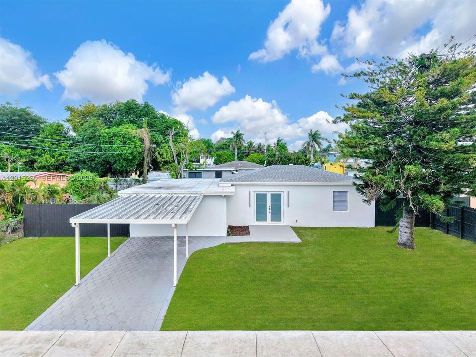 For Sale: $574,000 (4 beds, 2 baths, 1264 Square Feet)