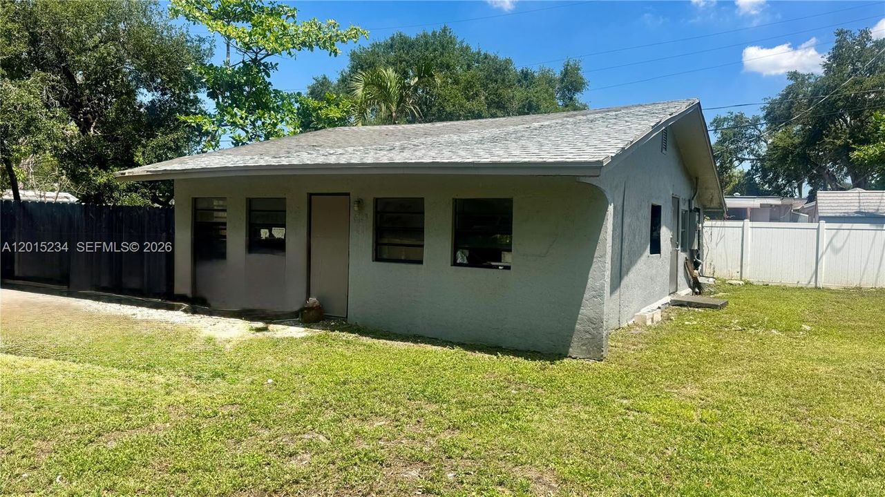待售: $320,000 (0.12 acres)