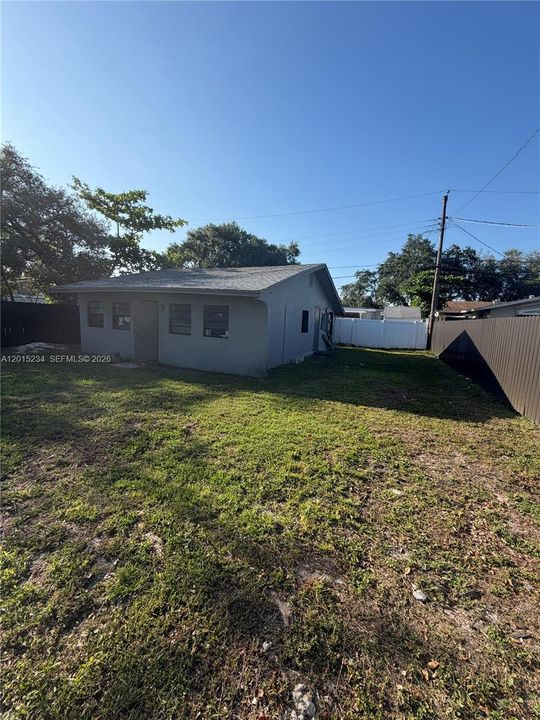 待售: $320,000 (0.12 acres)