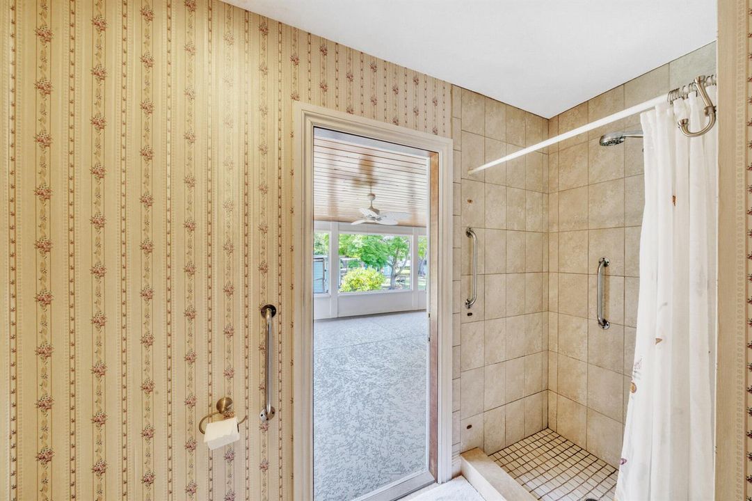9 Primary Bathroom (3)