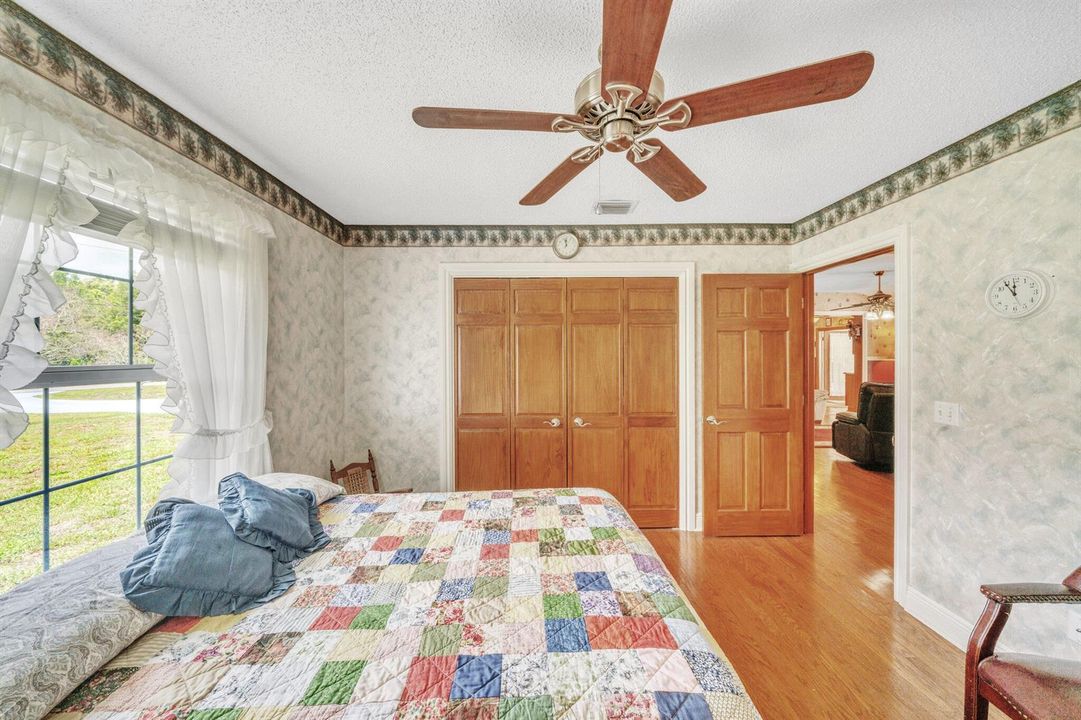 19 Guest Bedroom A (2)