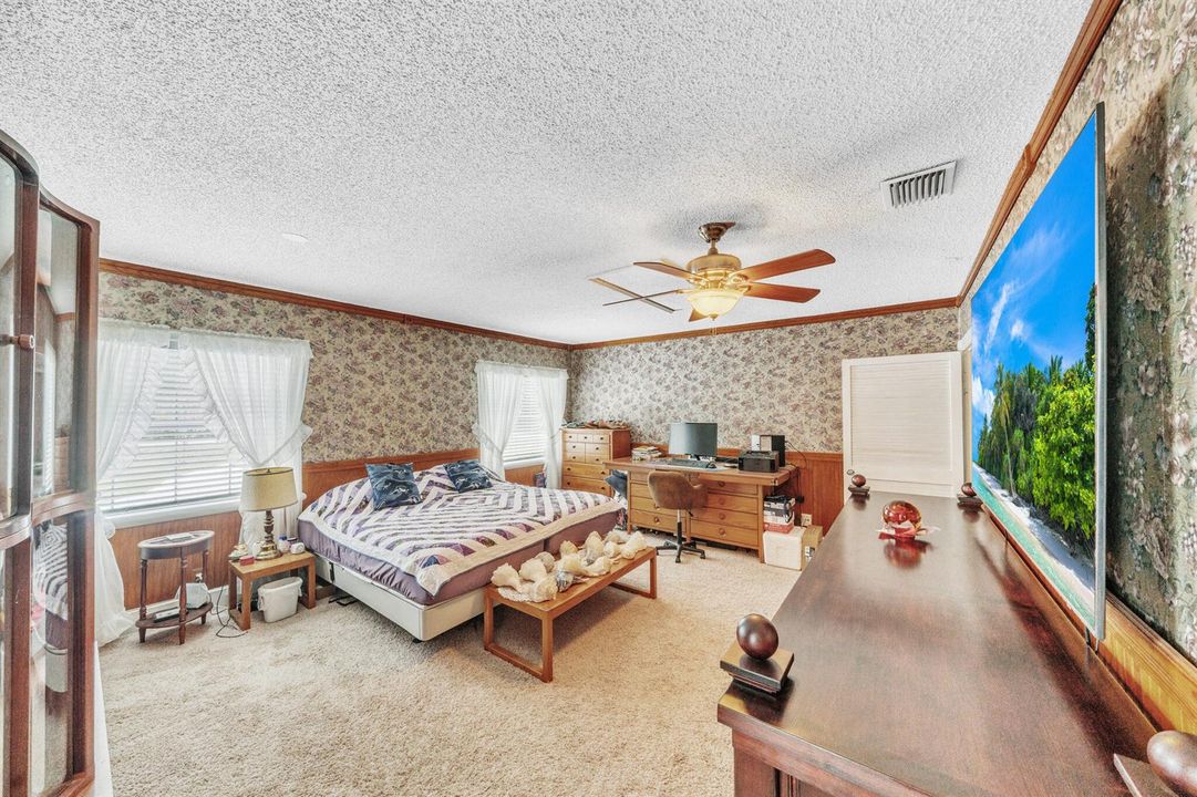 6 Guest Bedroom (1)