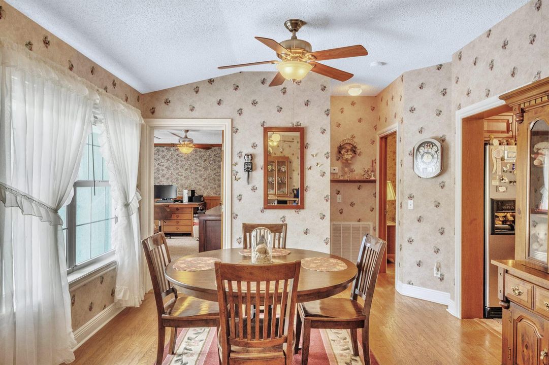 5 Dining Area (2)