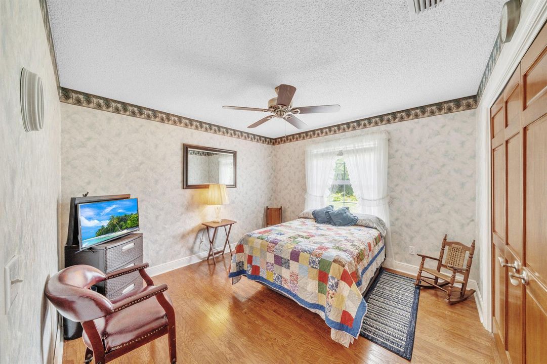 19 Guest Bedroom A (1)