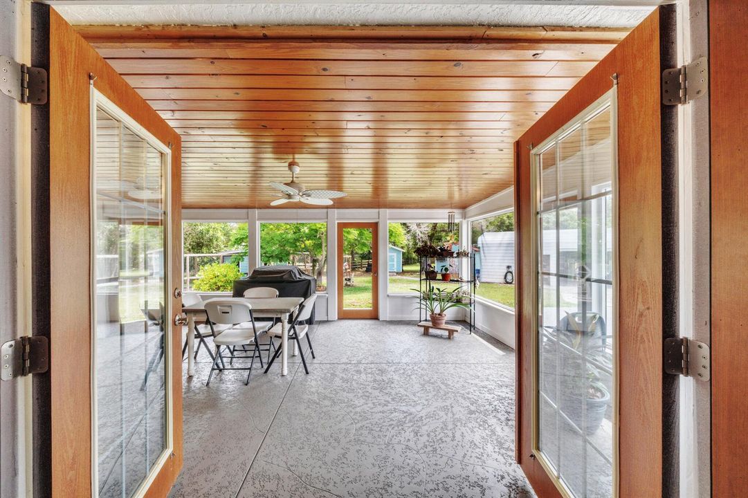 23 Covered Patio (1)