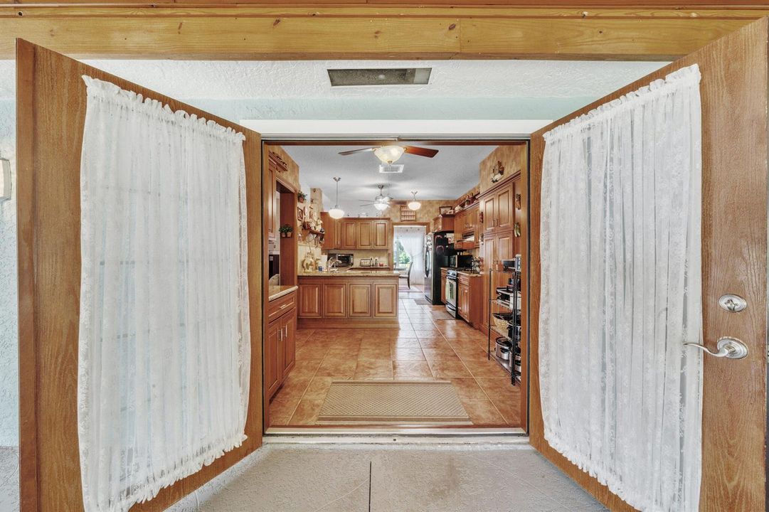 15 Kitchen (1)