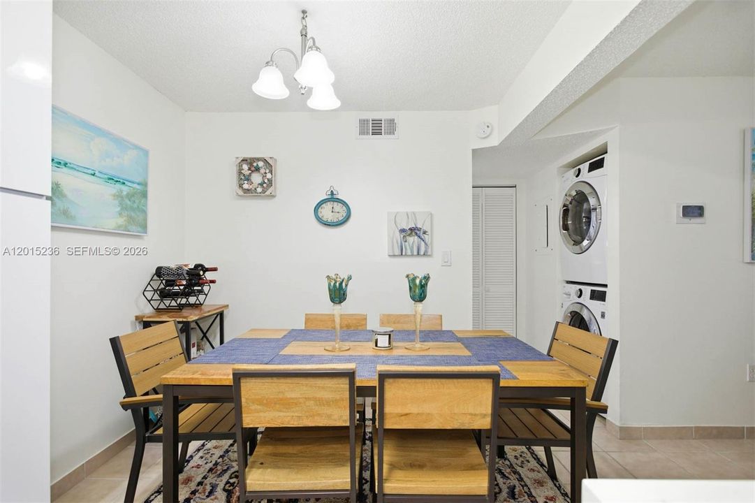 En Venta: $204,500 (1 camas, 1 baños, 739 Pies cuadrados)