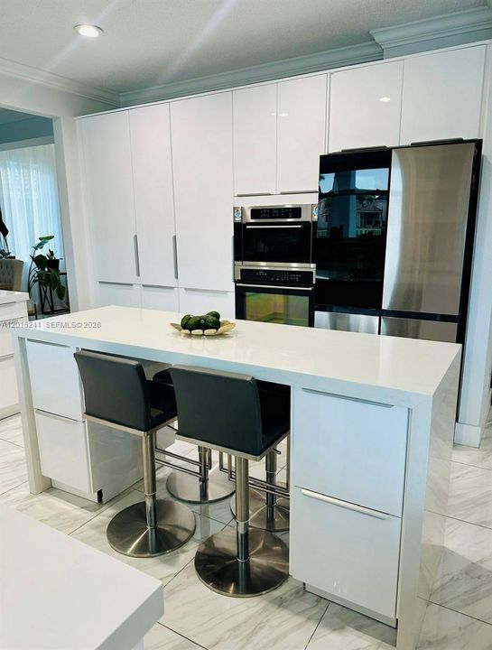 En Venta: $1,450,000 (6 camas, 4 baños, 3170 Pies cuadrados)