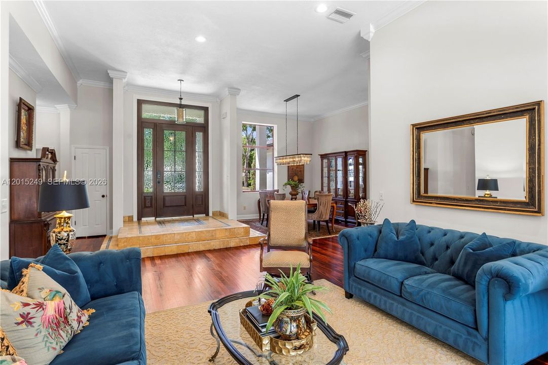 En Venta: $860,000 (4 camas, 2 baños, 2912 Pies cuadrados)