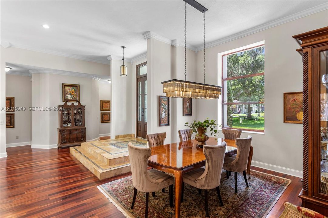 En Venta: $860,000 (4 camas, 2 baños, 2912 Pies cuadrados)