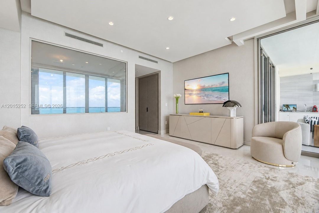 For Sale: $8,795,000 (4 beds, 5 baths, 2987 Square Feet)