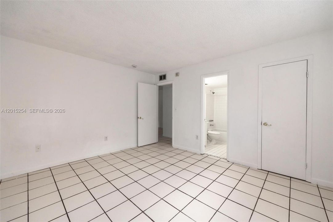 В аренду: $1,449 (1 спален, 1 ванн, 703 Квадратных фут)