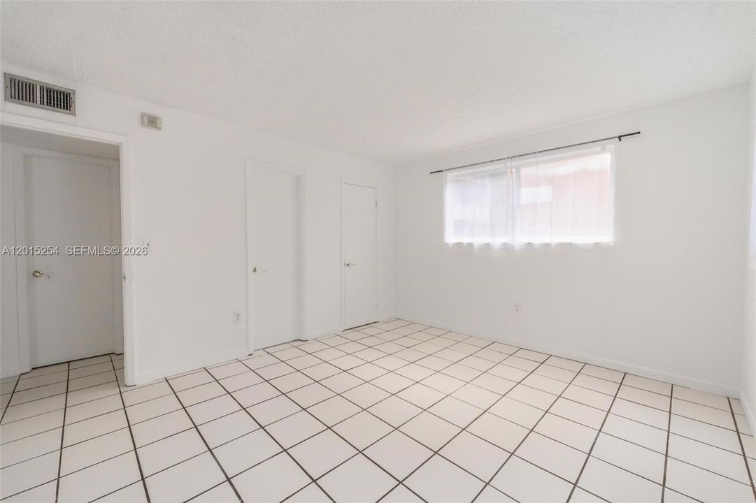 В аренду: $1,449 (1 спален, 1 ванн, 703 Квадратных фут)