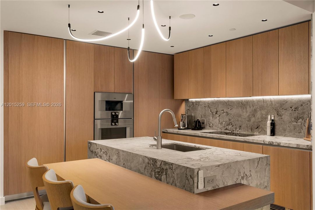 В аренду: $27,500 (3 спален, 3 ванн, 2187 Квадратных фут)