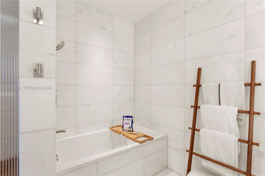 В аренду: $27,500 (3 спален, 3 ванн, 2187 Квадратных фут)