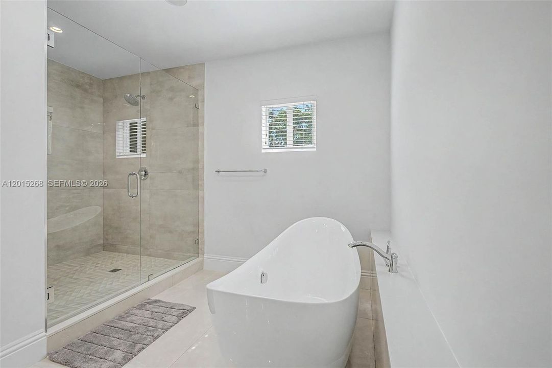 For Sale: $5,650,000 (5 beds, 7 baths, 6079 Square Feet)
