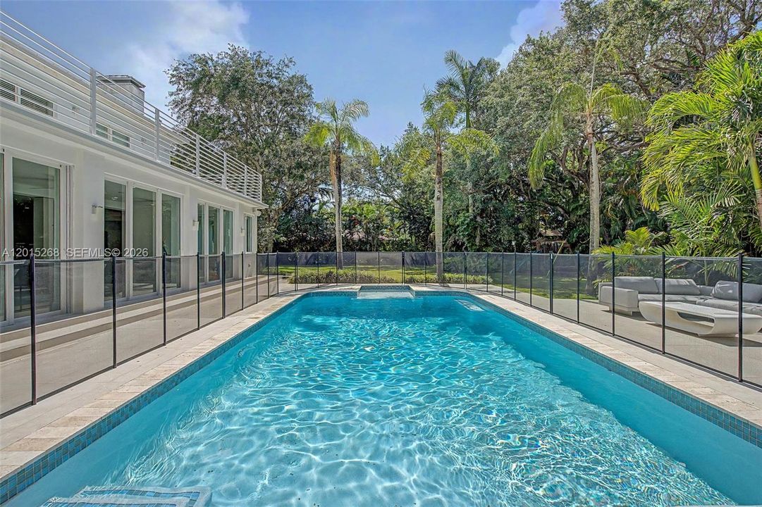 For Sale: $5,650,000 (5 beds, 7 baths, 6079 Square Feet)