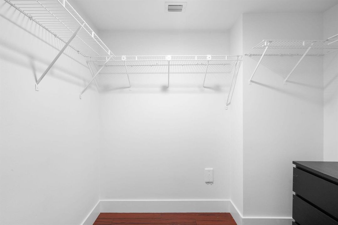 23-web-or-mls-3020 NE 32nd Ave-63