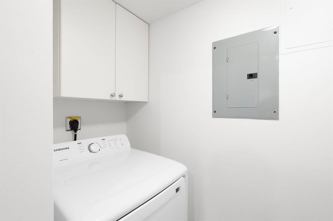 8-web-or-mls-3020 NE 32nd Ave-30