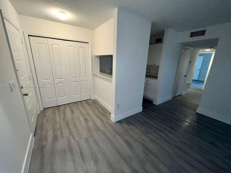 На продажу: $206,900 (2 спален, 1 ванн, 800 Квадратных фут)
