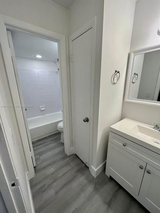 На продажу: $206,900 (2 спален, 1 ванн, 800 Квадратных фут)