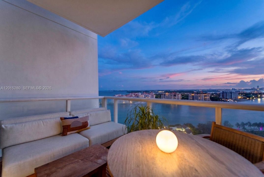 For Sale: $4,500,000 (1 beds, 1 baths, 1365 Square Feet)