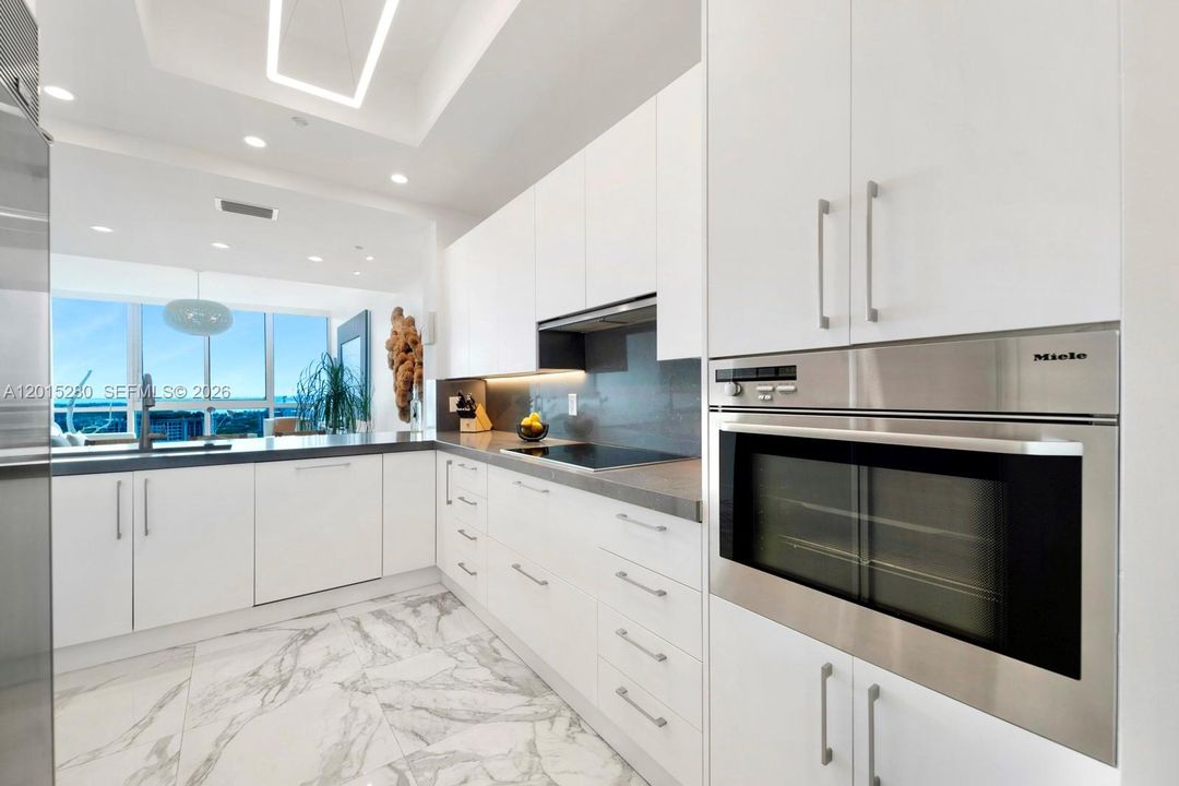 For Sale: $4,500,000 (1 beds, 1 baths, 1365 Square Feet)