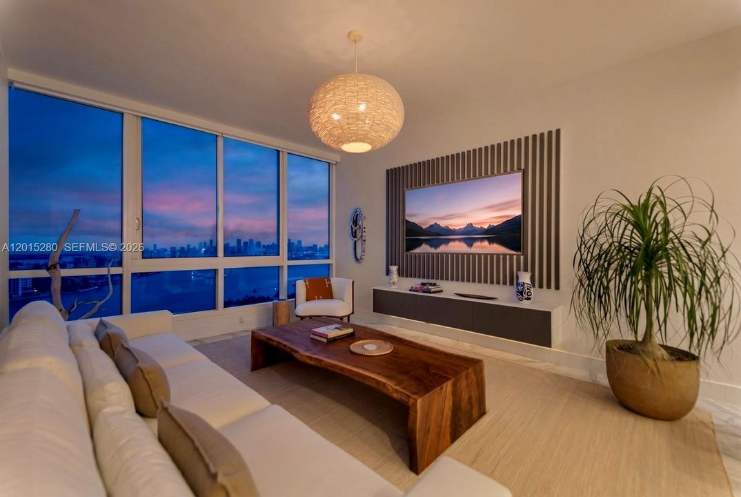 For Sale: $4,500,000 (1 beds, 1 baths, 1365 Square Feet)