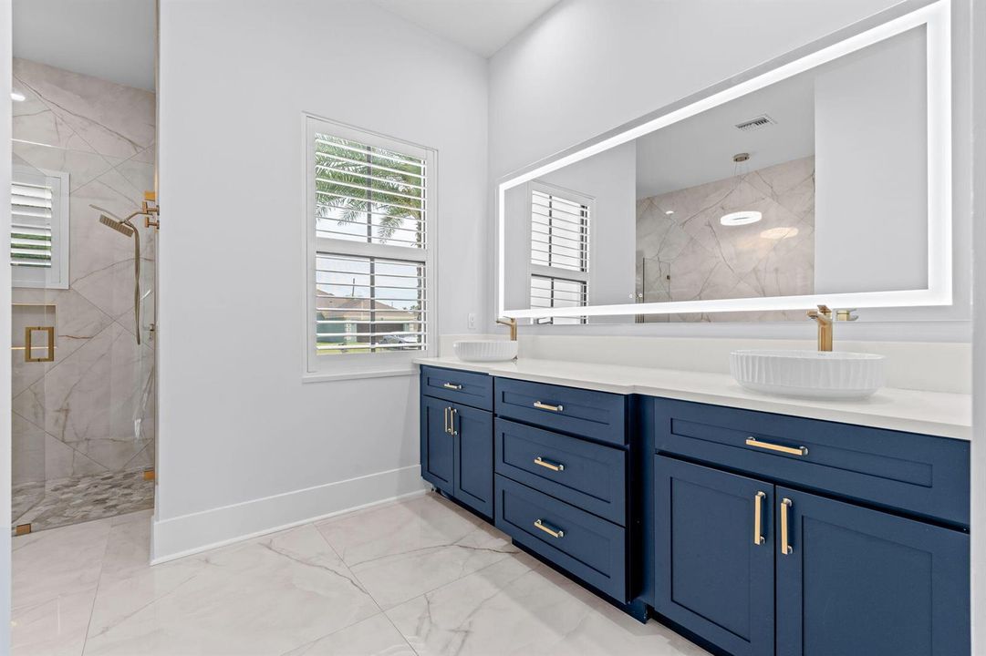 38-web-or-mls-A7404904