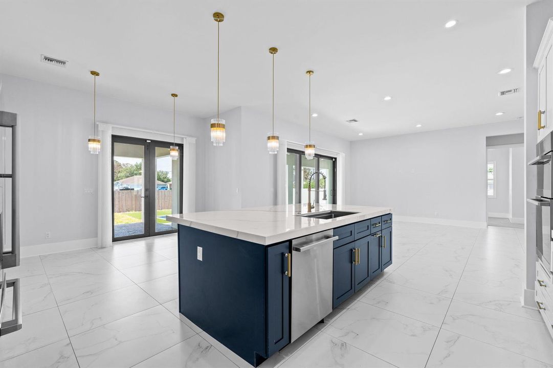 13-web-or-mls-A7404967
