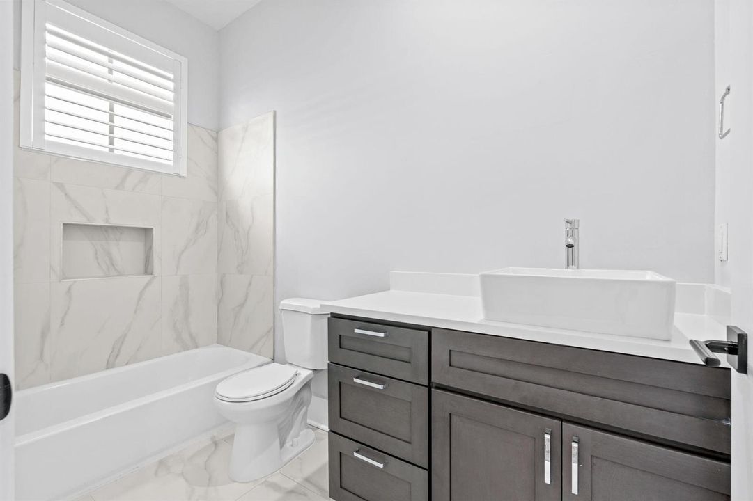 23-web-or-mls-A7405042