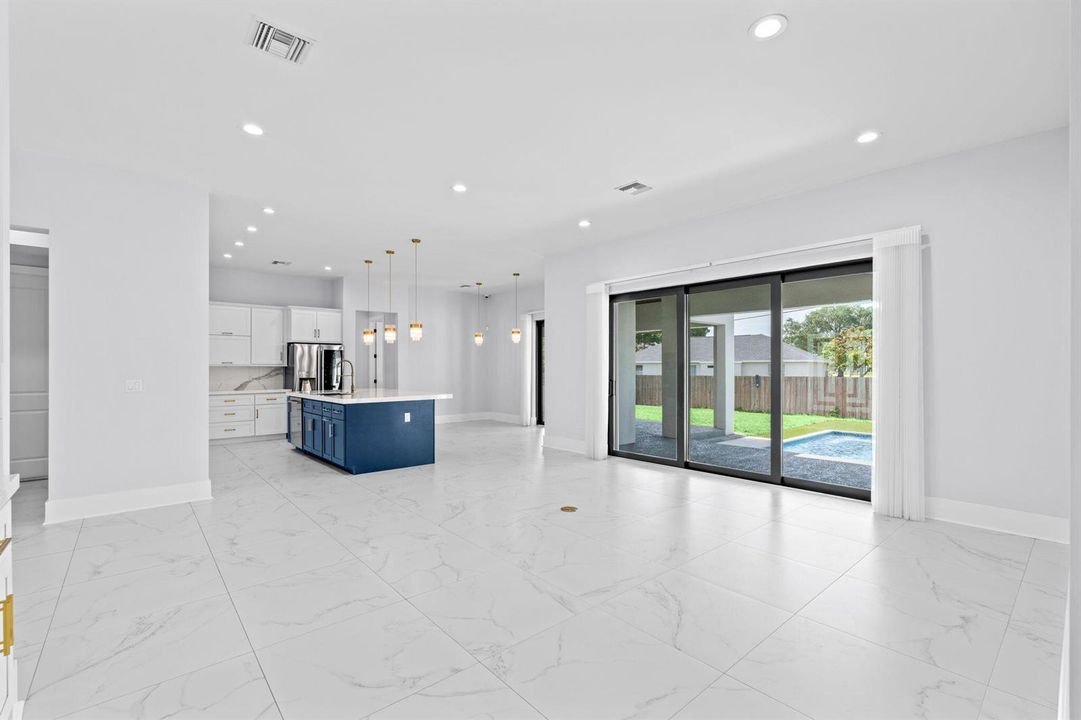11-web-or-mls-A7404919