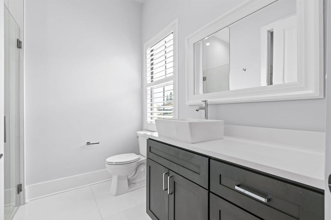32-web-or-mls-A7404997