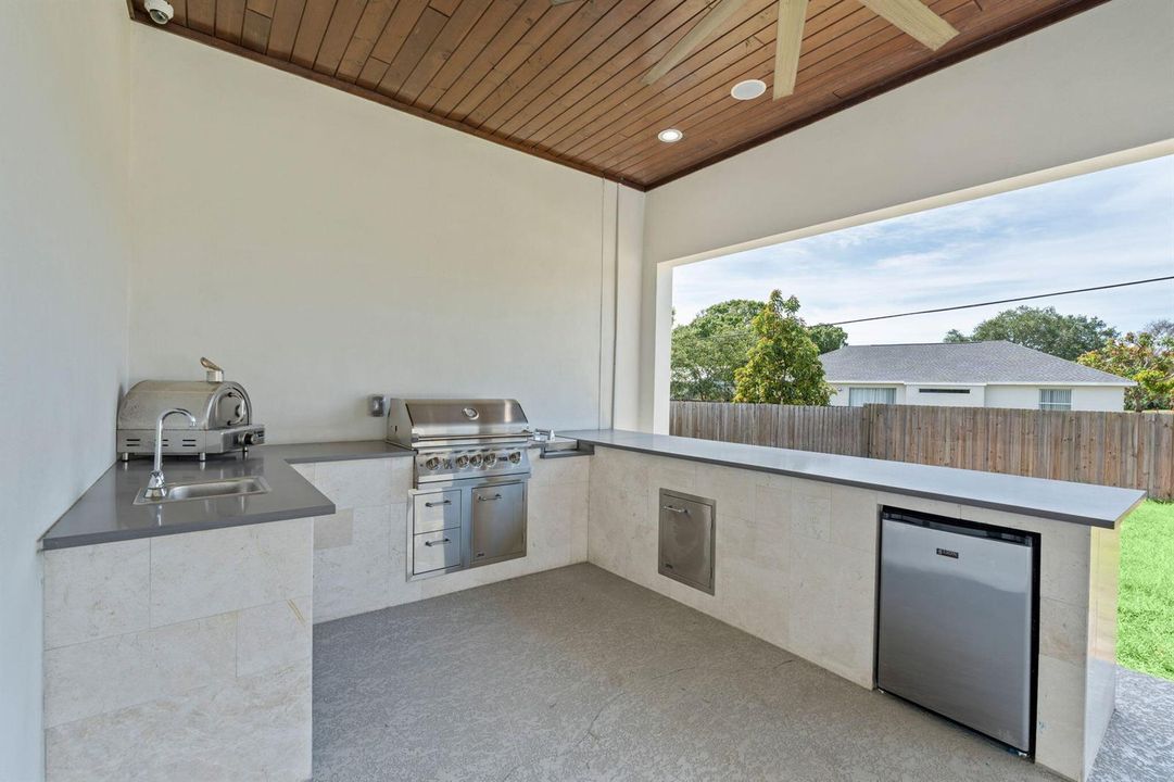 44-web-or-mls-A7404874