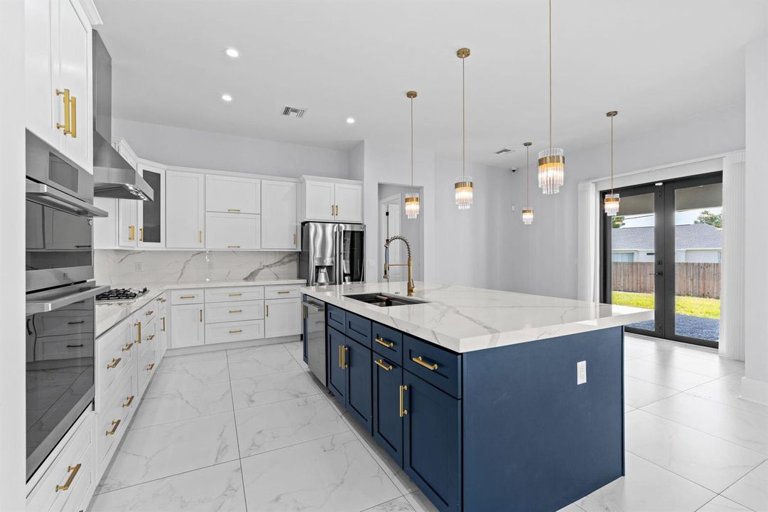 12-web-or-mls-A7404952