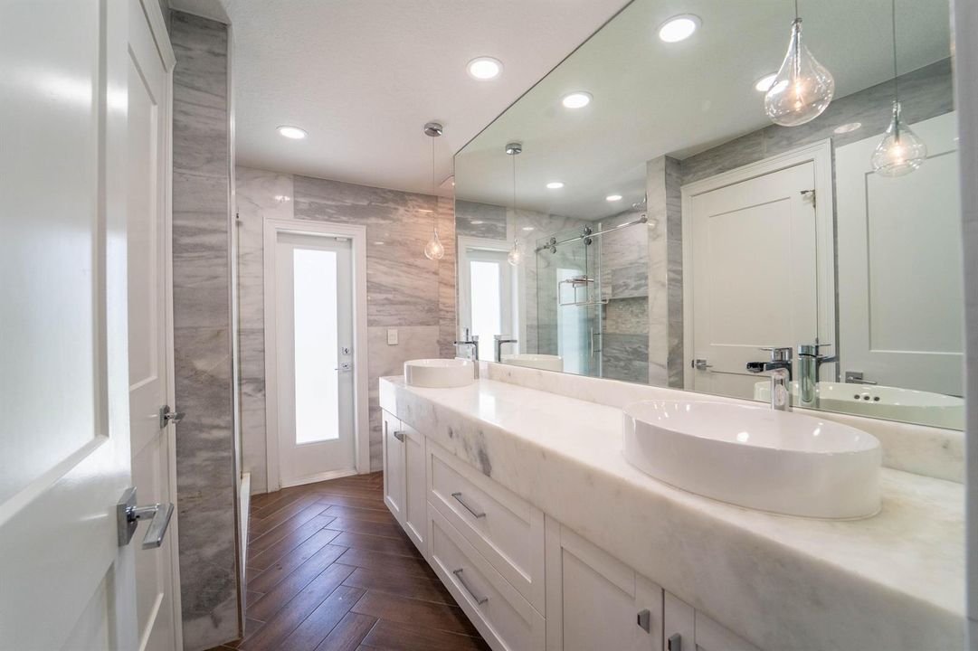 Cabana Bath