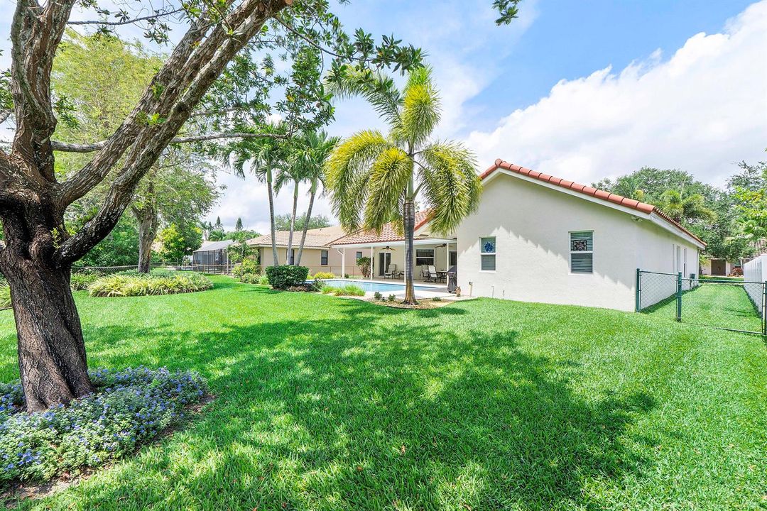 9730 Nw 51st St_028