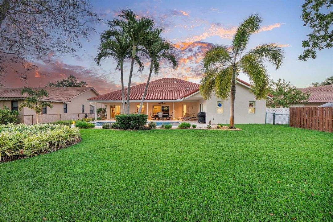 9730 Nw 51st St twilight_009