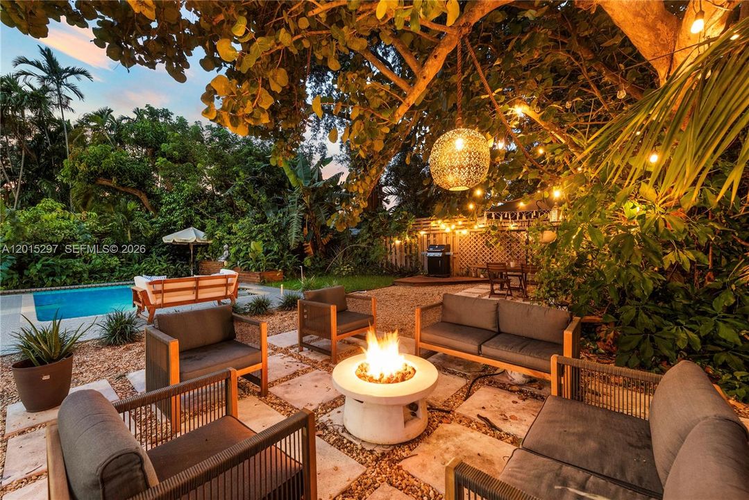 For Rent: $9,500 (5 beds, 4 baths, 2104 Square Feet)