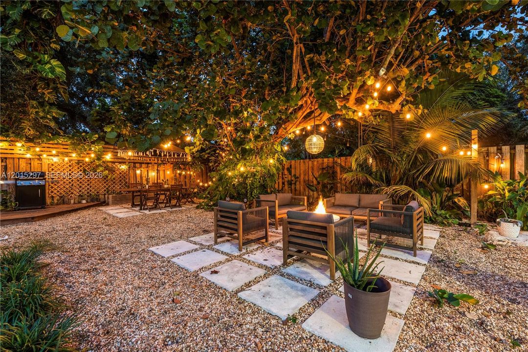 For Rent: $9,500 (5 beds, 4 baths, 2104 Square Feet)