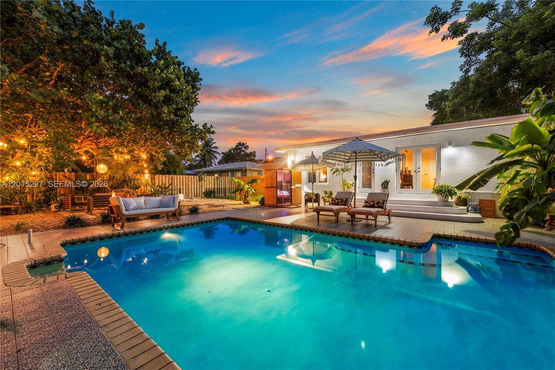 For Rent: $9,500 (5 beds, 4 baths, 2104 Square Feet)