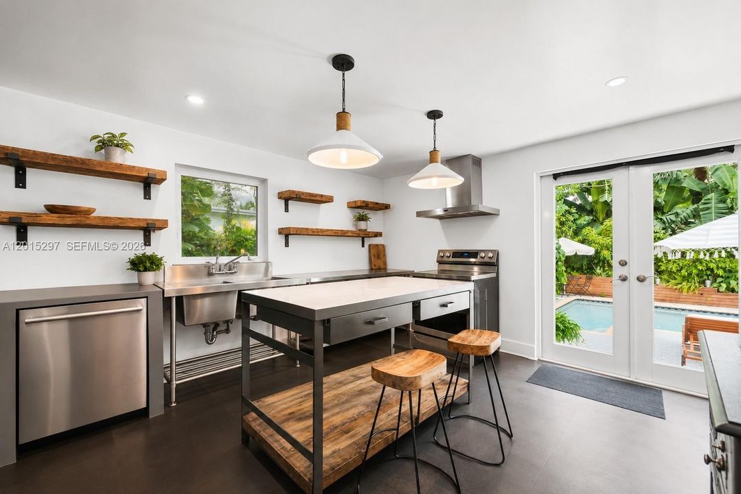 For Rent: $9,500 (5 beds, 4 baths, 2104 Square Feet)