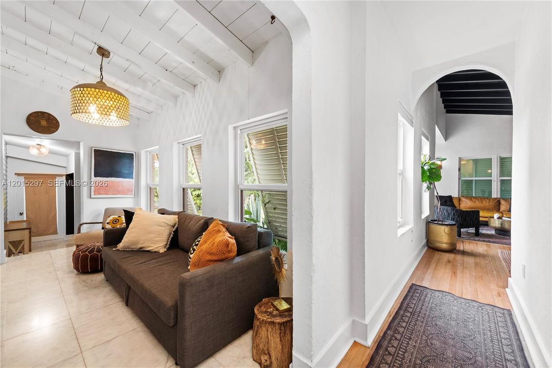 For Rent: $9,500 (5 beds, 4 baths, 2104 Square Feet)