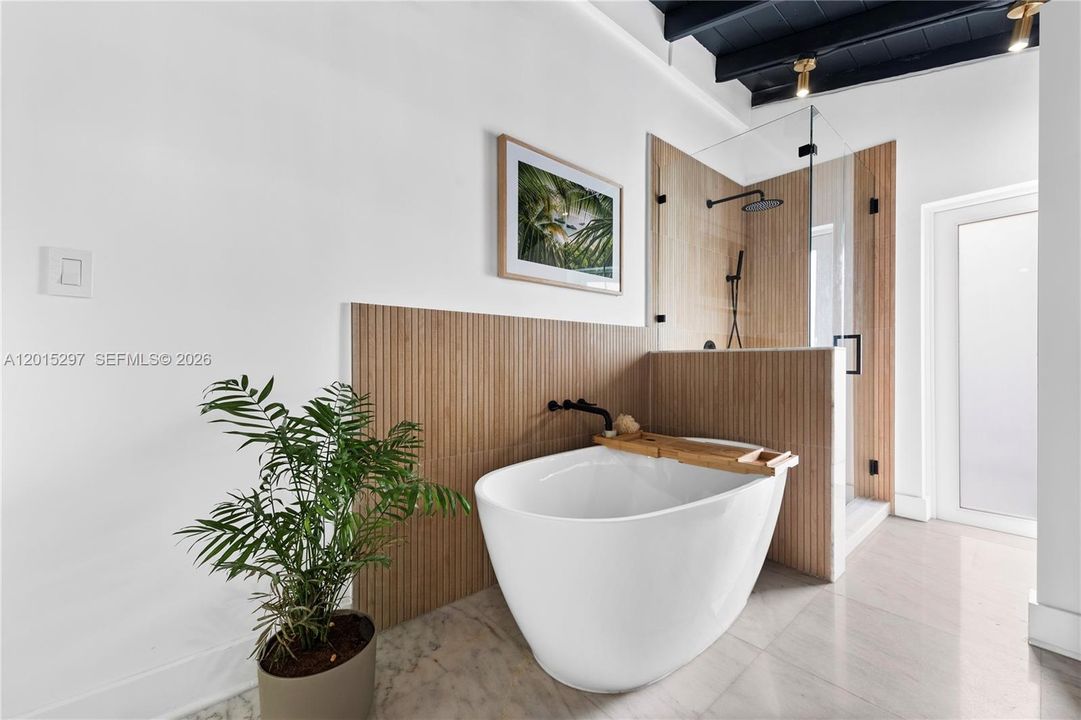 For Rent: $9,500 (5 beds, 4 baths, 2104 Square Feet)