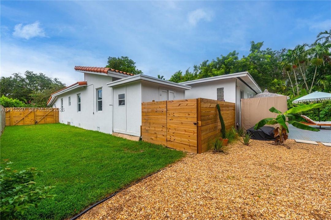For Rent: $9,500 (5 beds, 4 baths, 2104 Square Feet)