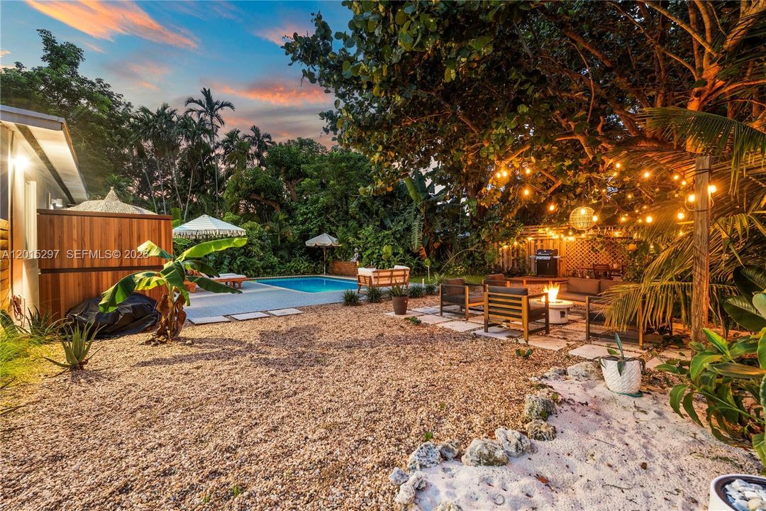 For Rent: $9,500 (5 beds, 4 baths, 2104 Square Feet)